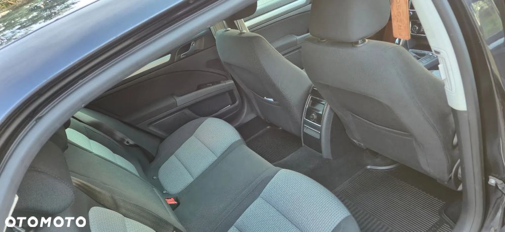 Skoda Superb 2.0 TDI Ambition - 11