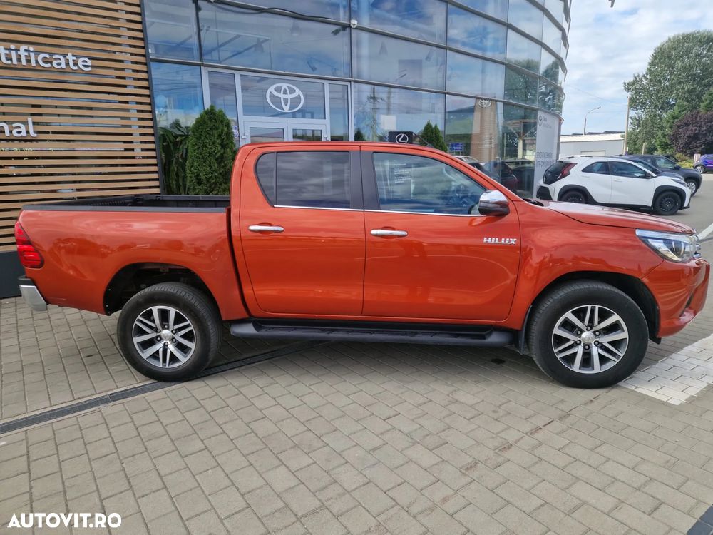 Toyota Hilux 4x4 Double Cab Executive - 5