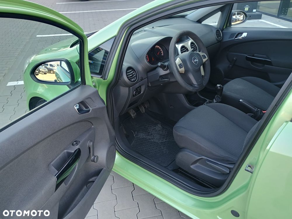 Opel Corsa 1.2 16V Enjoy - 8