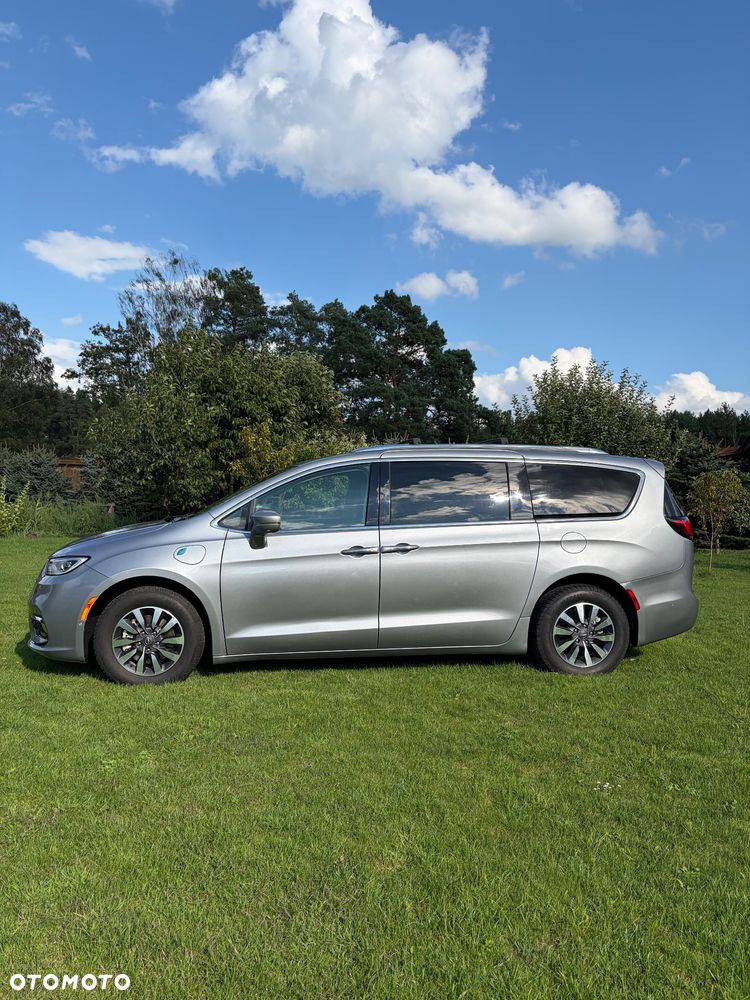 Chrysler Pacifica - 4