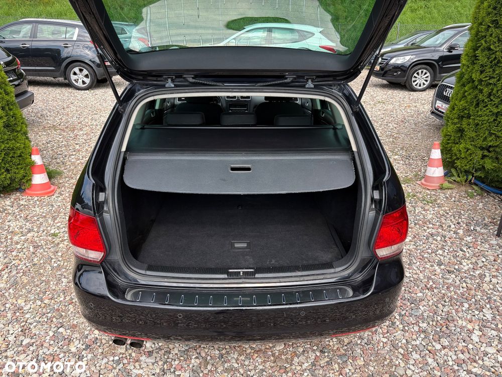 Volkswagen Golf 2.0 TDI DPF Style - 24