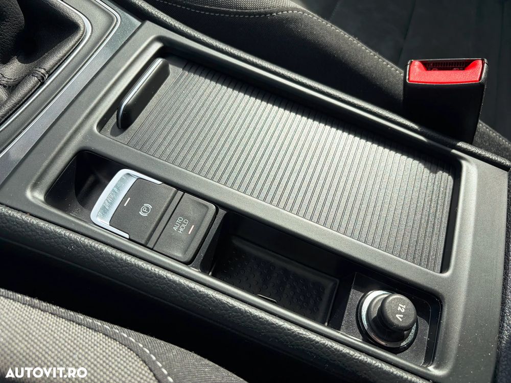 Volkswagen Golf 1.0 TSI Comfortline - 25