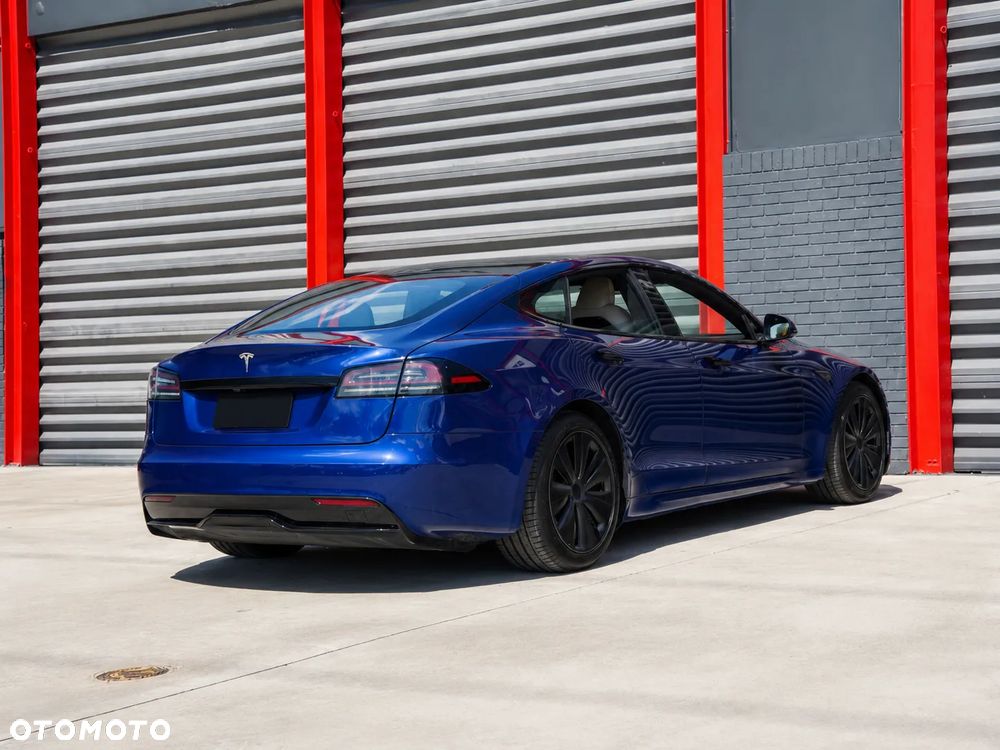 Tesla Model S - 10