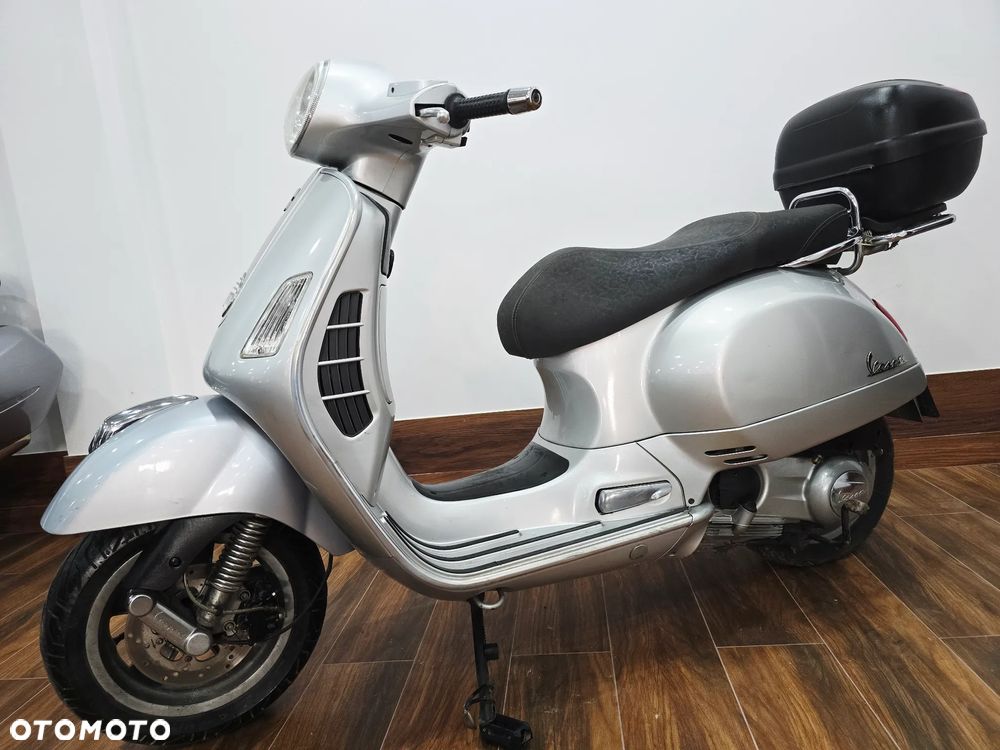 Piaggio Vespa - 2