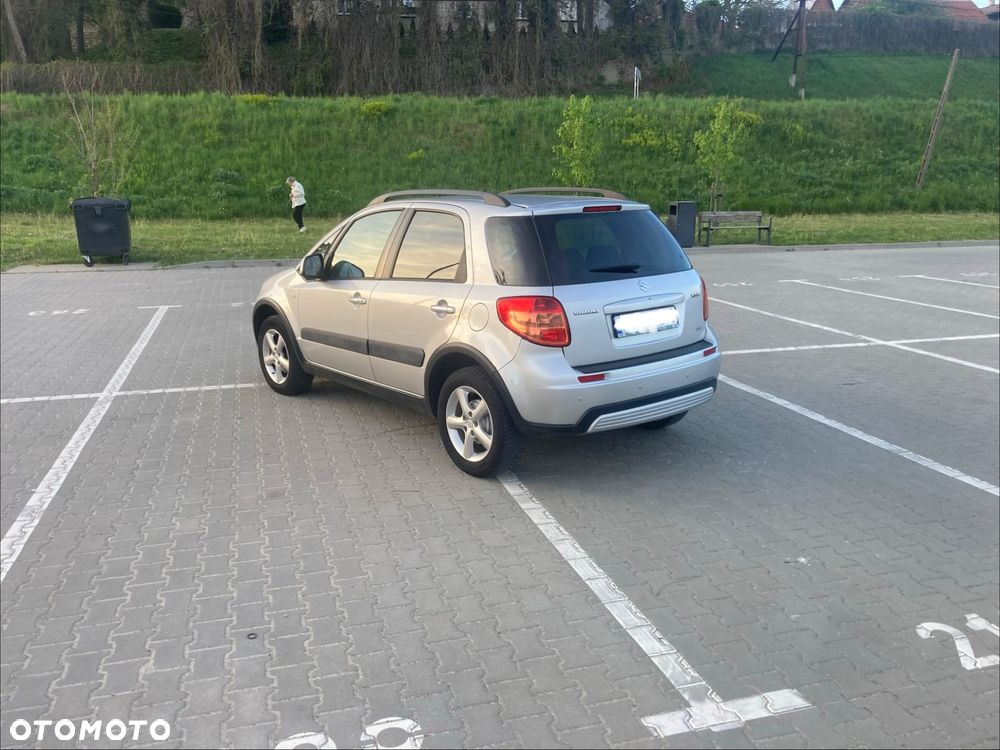 Suzuki SX4 1.6 VVT 4x4 Comfort - 2