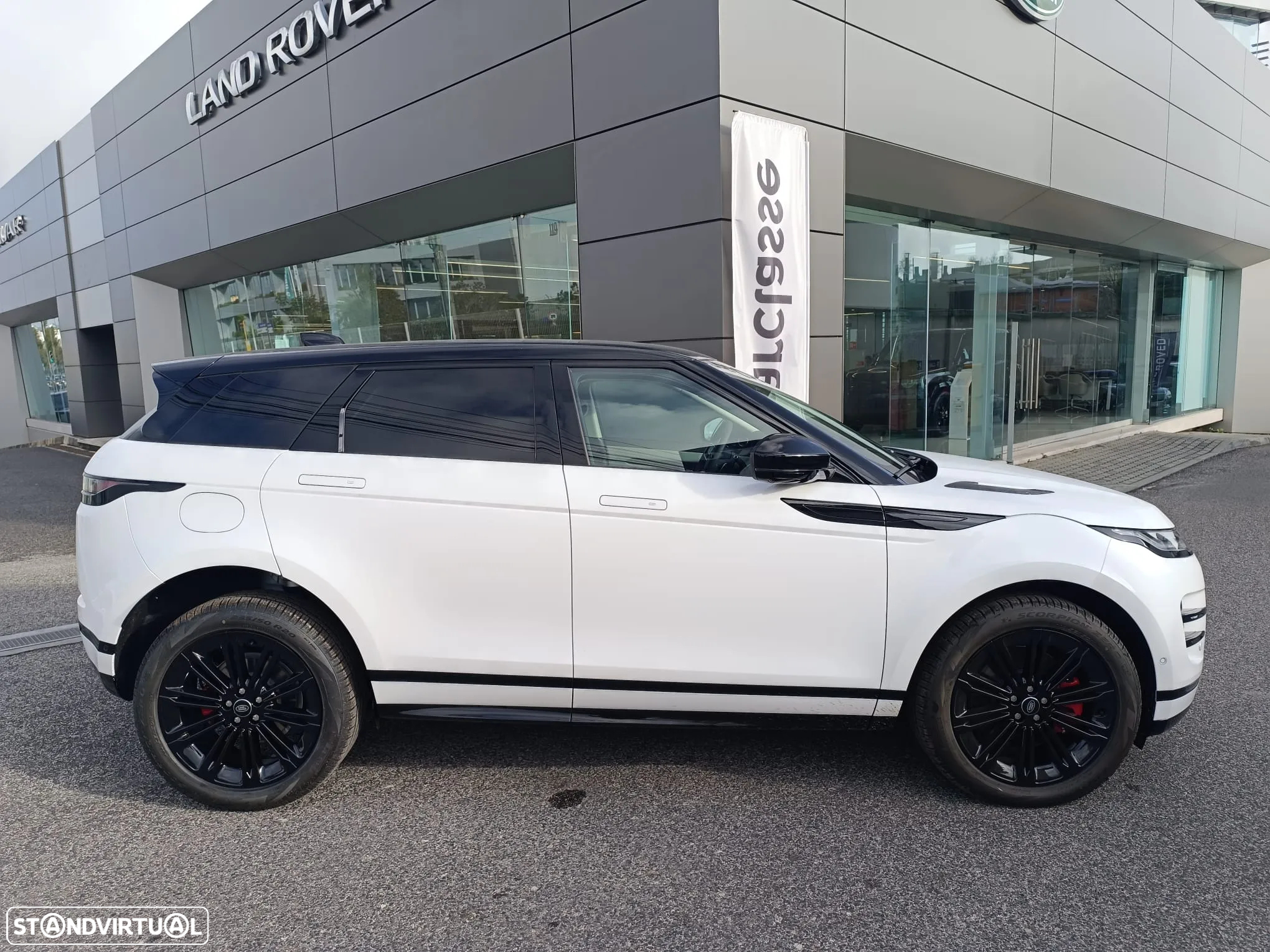 Land Rover Range Rover Evoque 1.5 P160 Dynamic SE Auto - 2