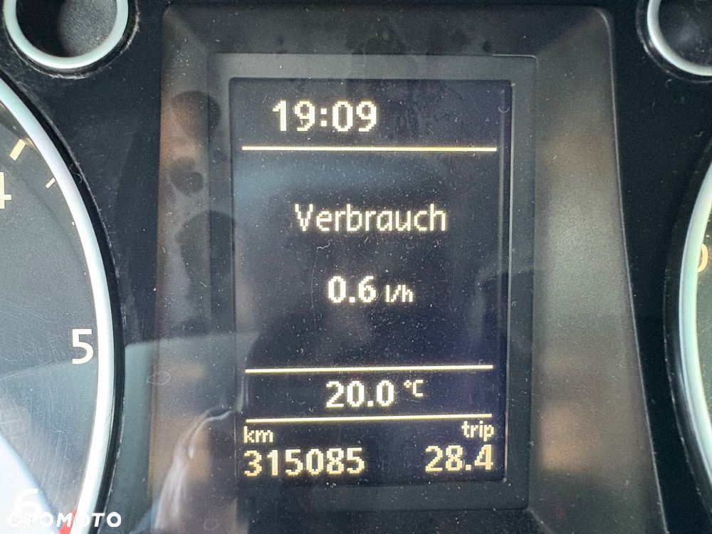 Volkswagen Passat 1.6 TDI DPF BlueMot Comfortline - 9