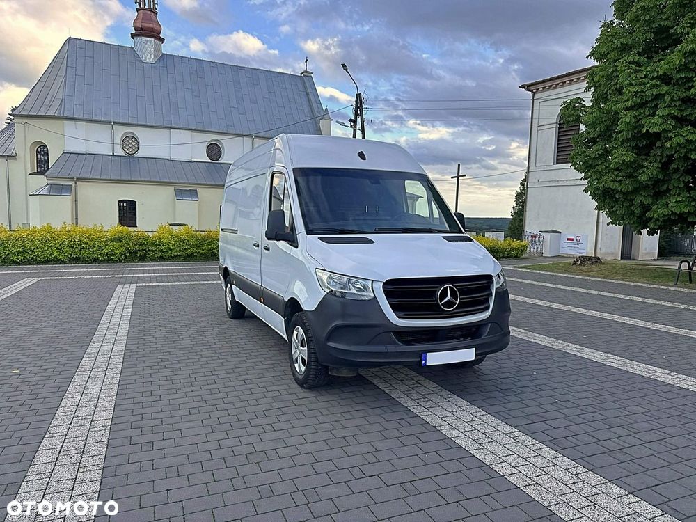 Mercedes-Benz Sprinter - 1