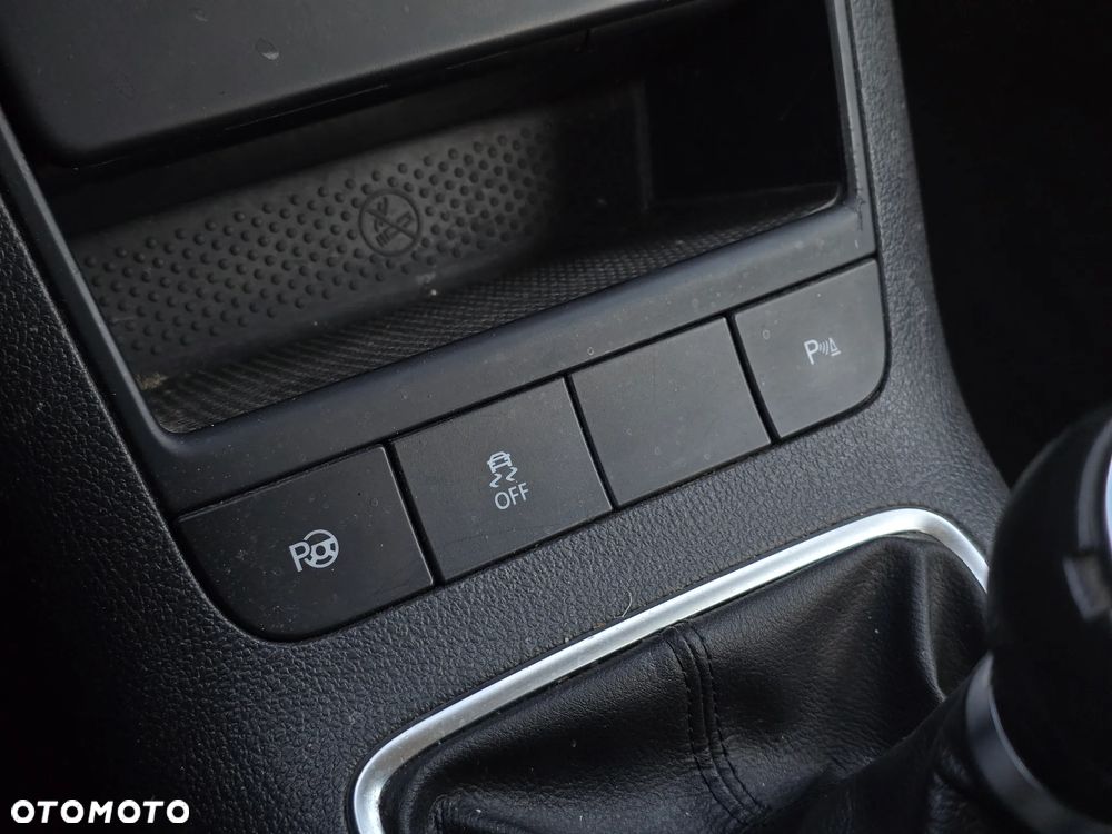 Volkswagen Golf Plus 1.6 TDI DPF Highline - 29