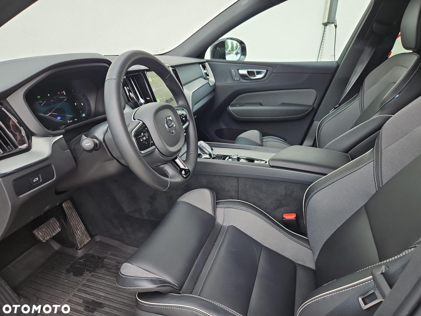 Volvo XC 60 B4 B Plus Dark - 10