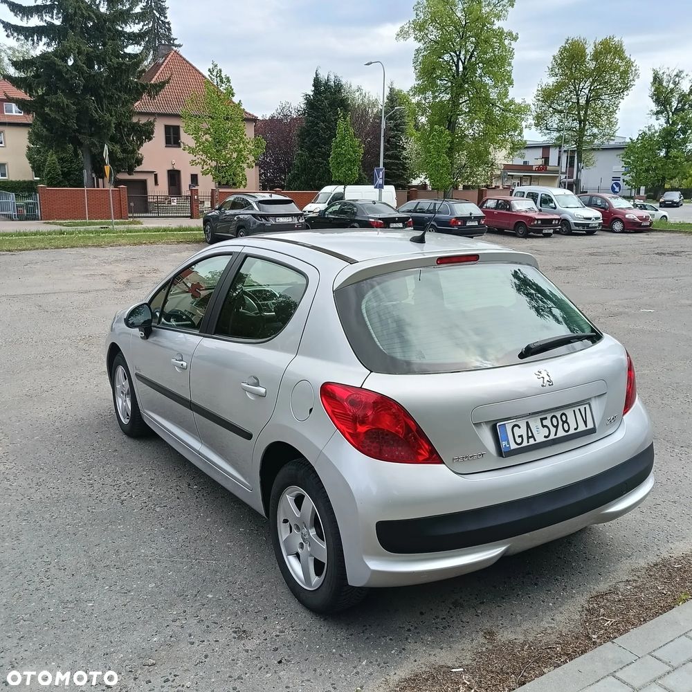 Peugeot 207 1.4 - 5