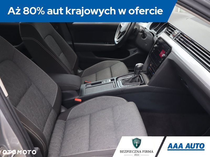 Volkswagen Passat Variant - 11
