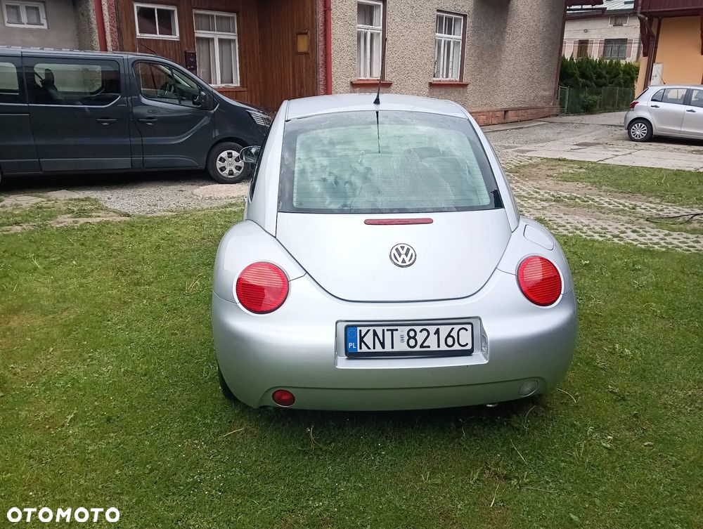 Volkswagen New Beetle - 8