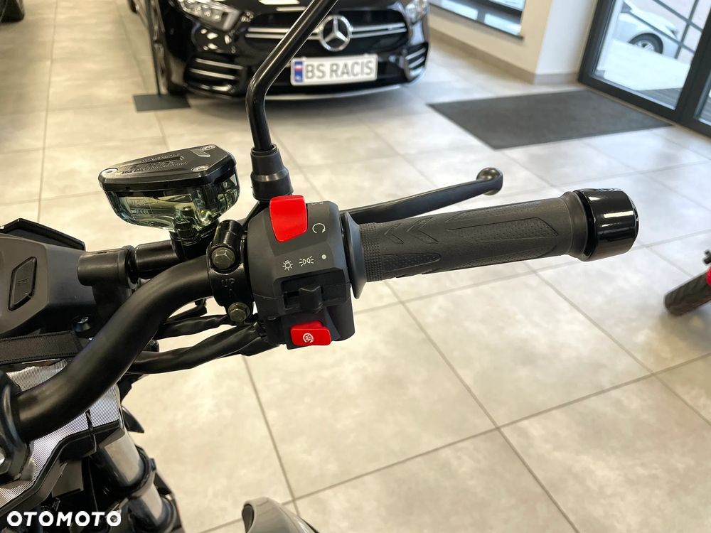 Barton Street-R - 12