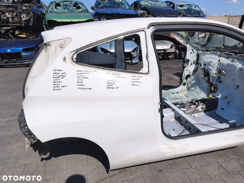 BŁOTNIK TYŁ PRAWY ĆWIARTKA TOYOTA AYGO II 3D 2018 BIAŁY - 1