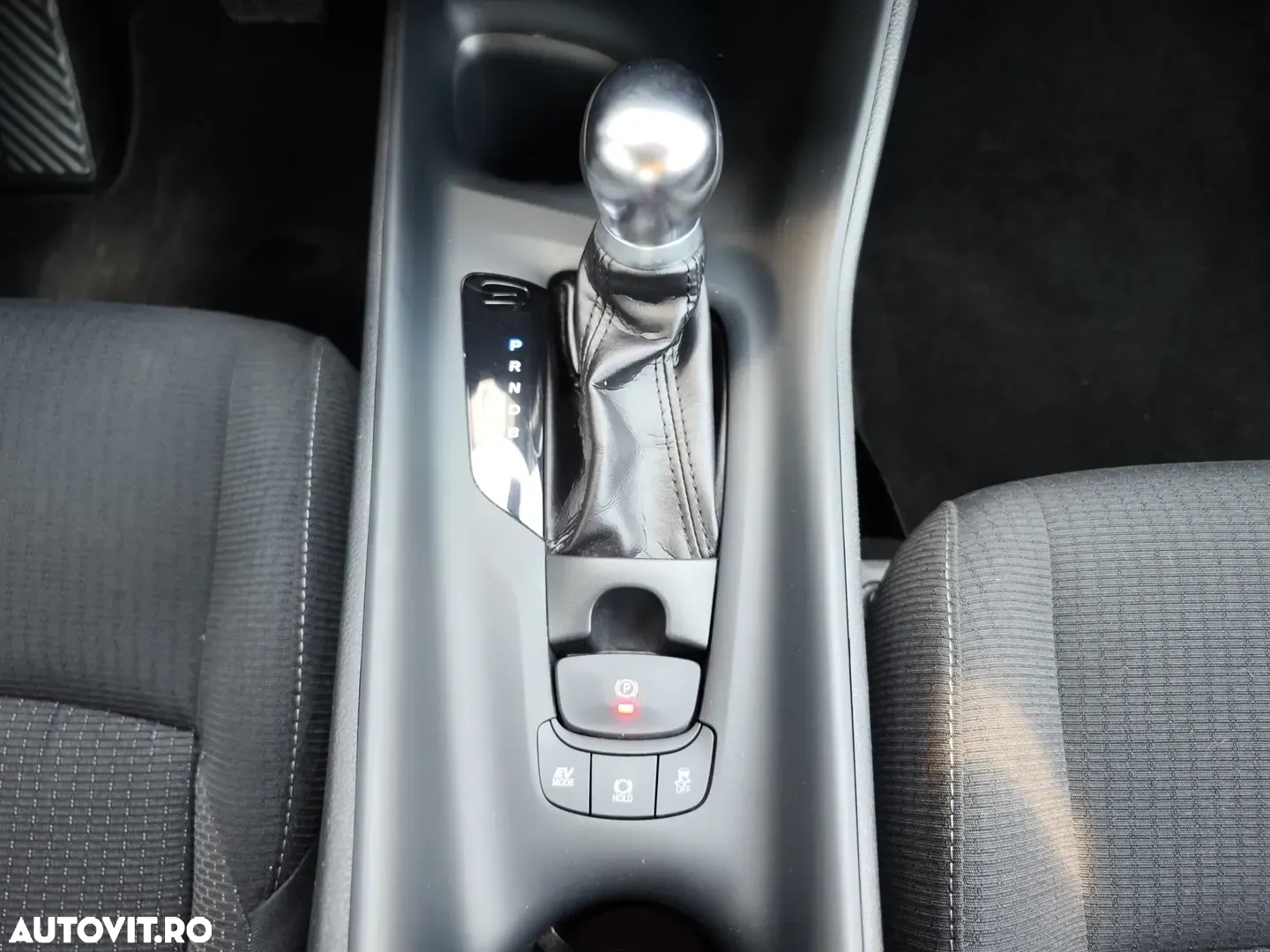 Toyota C-HR 1.8 Hybrid Business Edition - 22