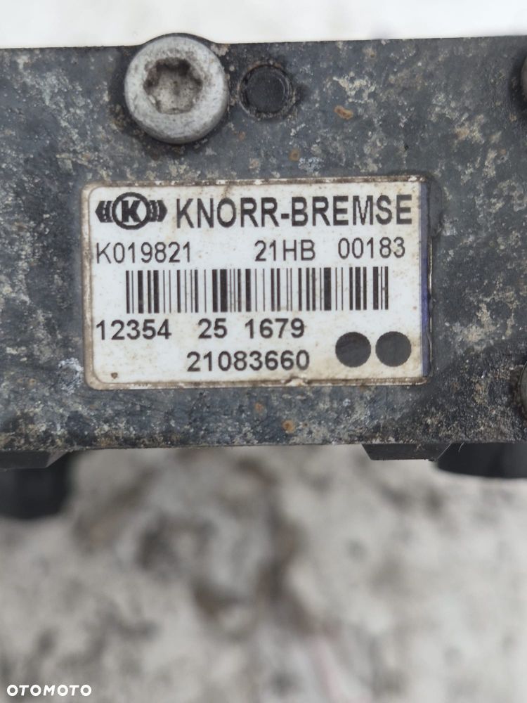 ZAWÓR REGULACJI PODUSZEK ECAS VOLVO FH13 - 3