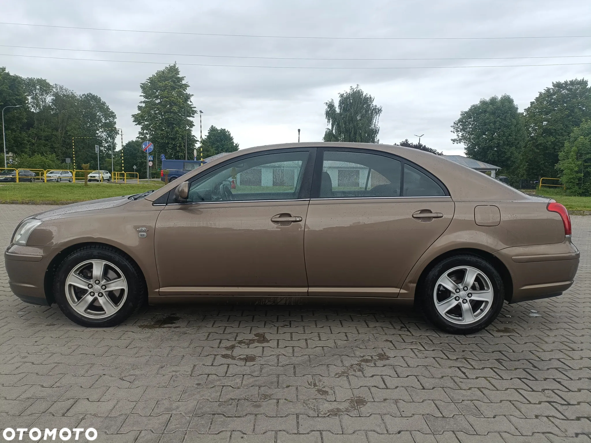 Toyota Avensis 2.0 D-4D High - 10