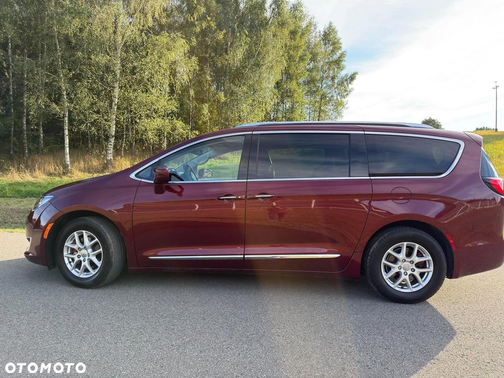 Chrysler Pacifica - 3