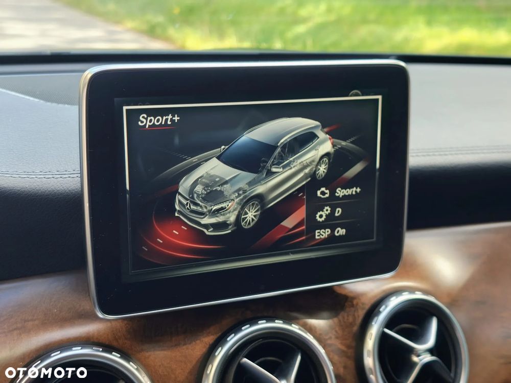 Mercedes-Benz GLA AMG 45 4-Matic - 17