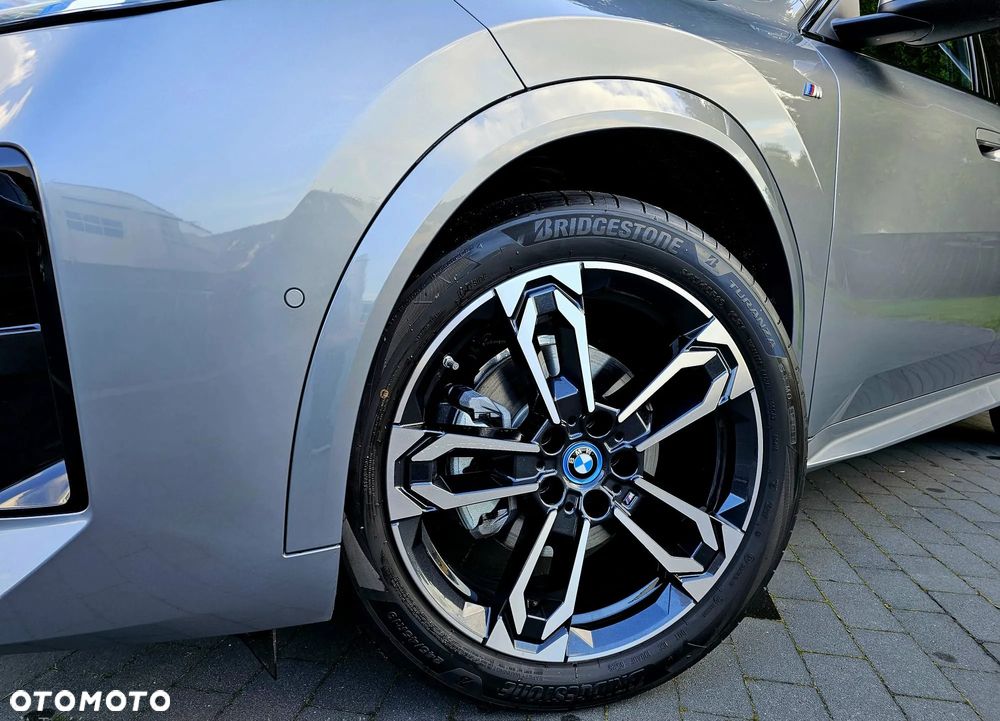 BMW iX2 eDrive20 66.5kWh - 16
