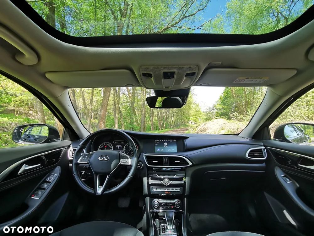 Infiniti Q30 1.5d DCT Premium City Black - 10