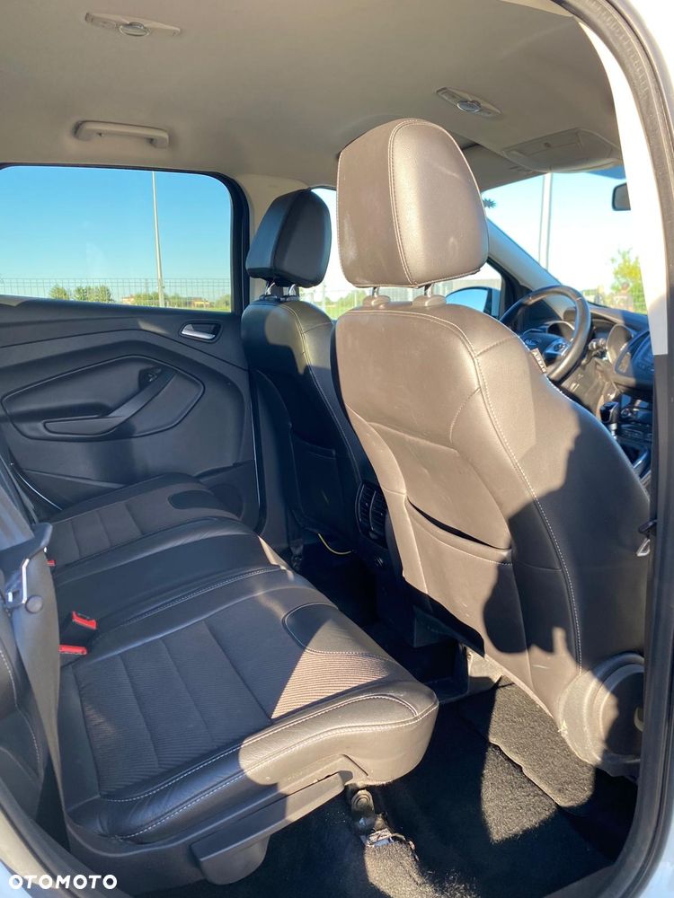 Ford Kuga 1.6 EcoBoost 2x4 Titanium - 16