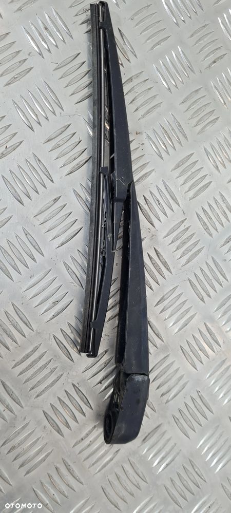 Suzuki Grand Vitara II Ramię Wycieraczki Tył - 1