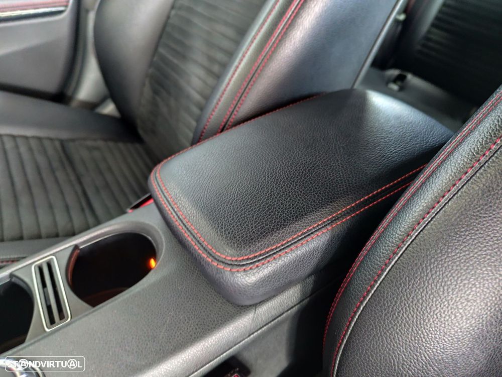 Mercedes-Benz CLA 200 - 25