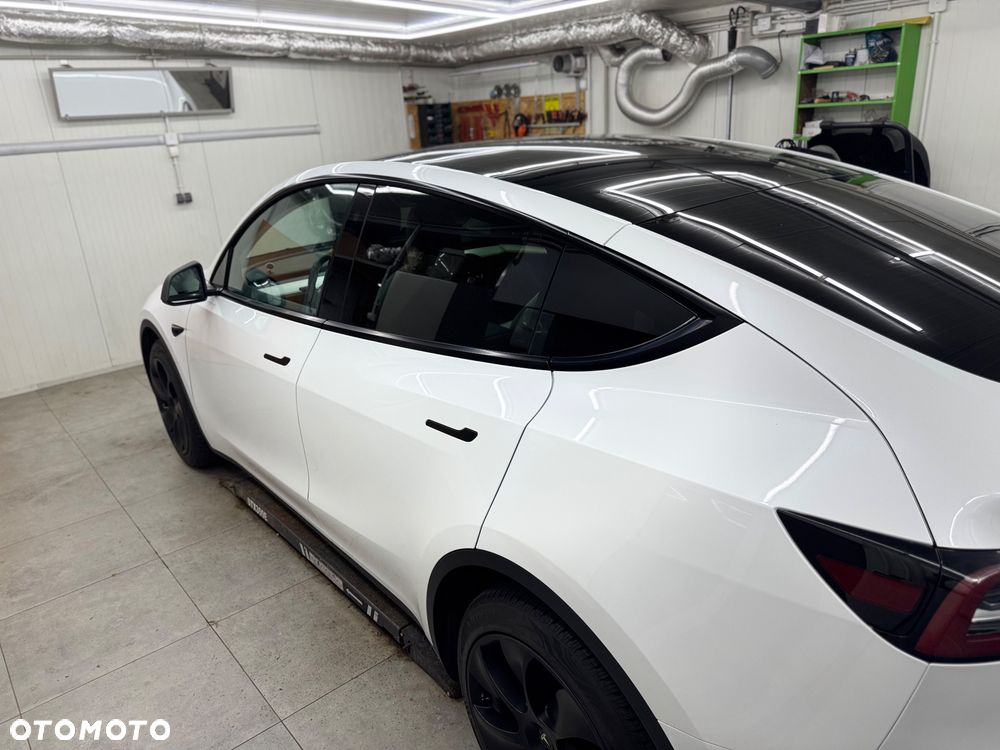 Tesla Model Y RWD - 14