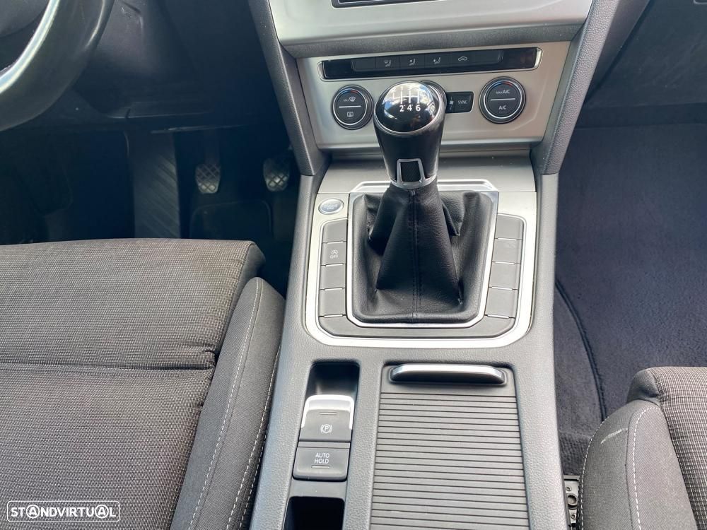 VW Passat Variant 1.6 TDI Confortline - 7