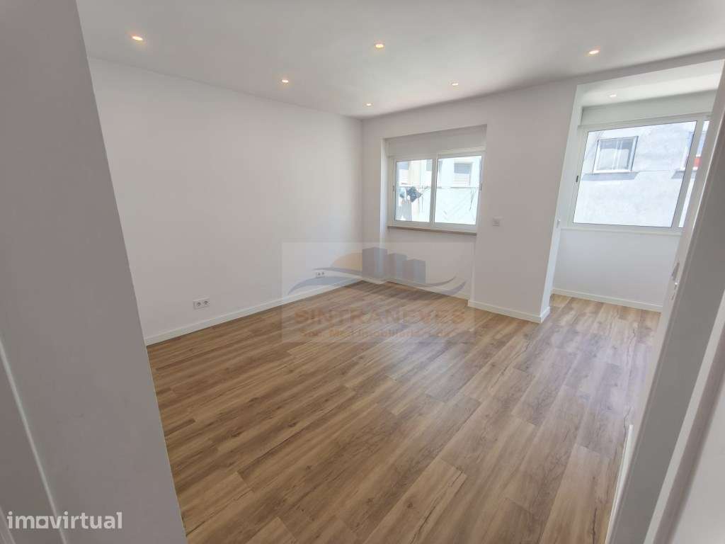 Oportunidade Única em Queluz - T2 Cheio de Luz e Conforto - Grande imagem: 3/20