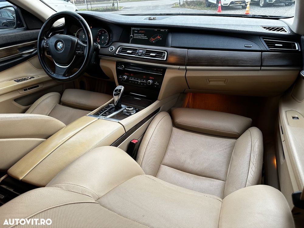 BMW Seria 7 740d xDrive - 24