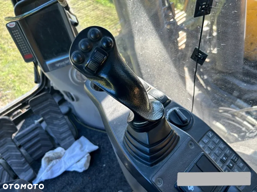 Volvo EC 250DL - 32