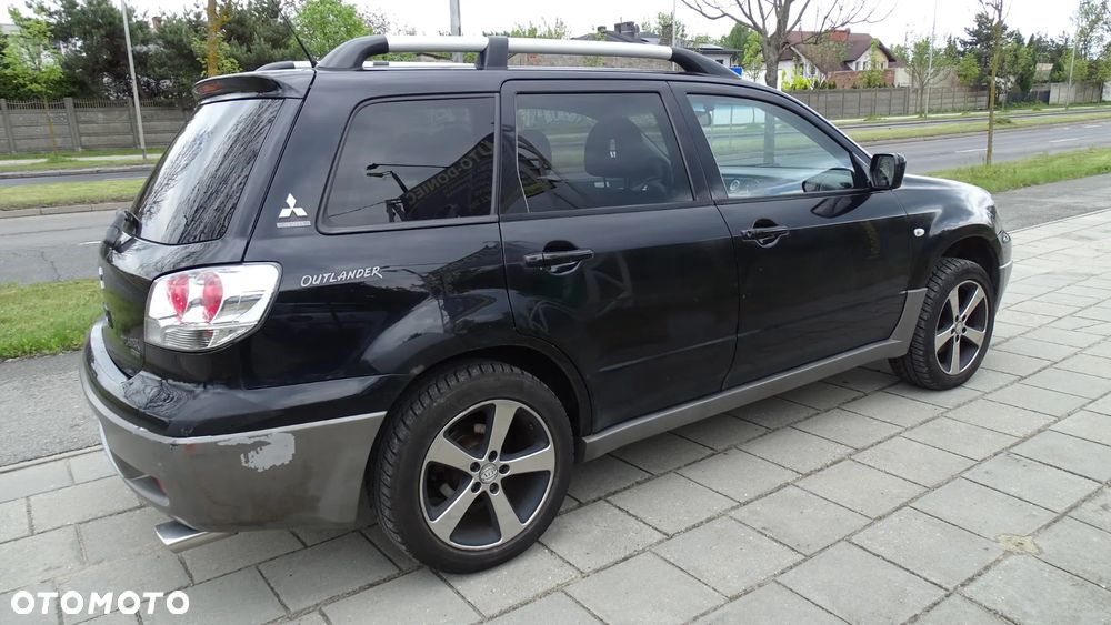 Mitsubishi Outlander 2.0 Sport 4WD - 4