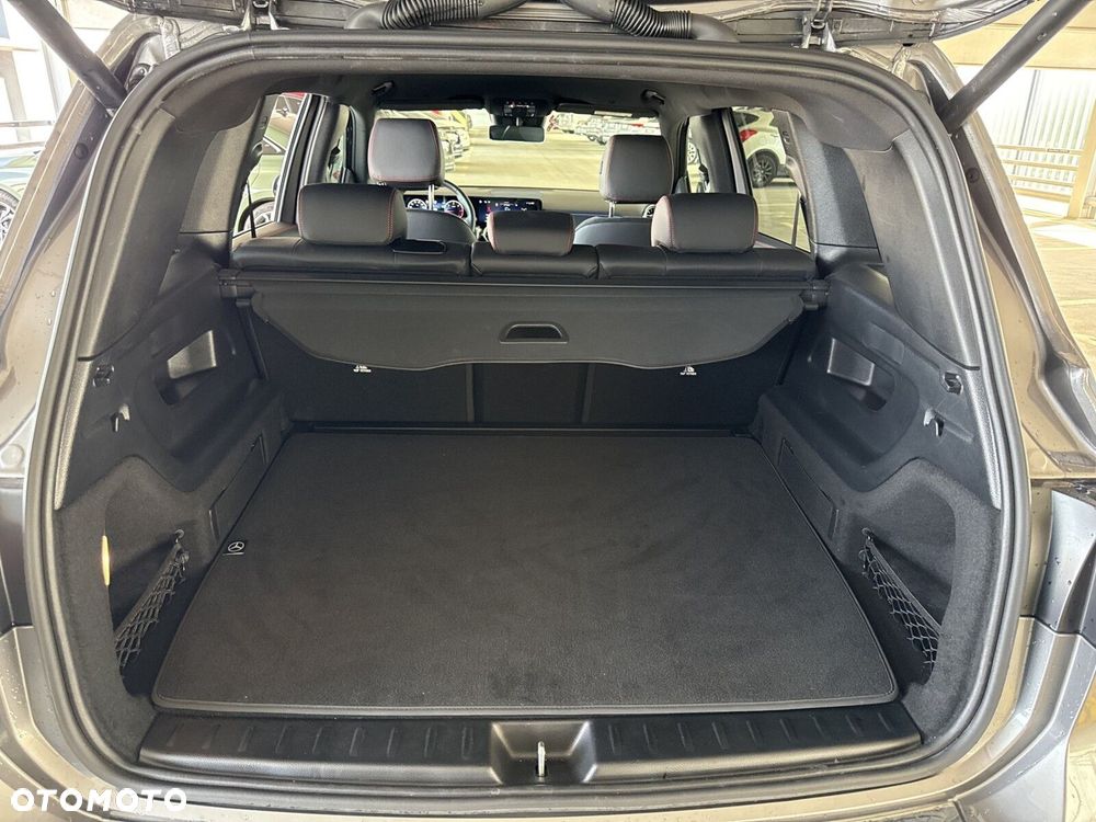 Mercedes-Benz GLB - 20