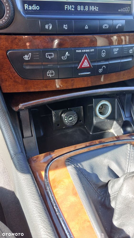 Mercedes-Benz Klasa E 240 Elegance - 11