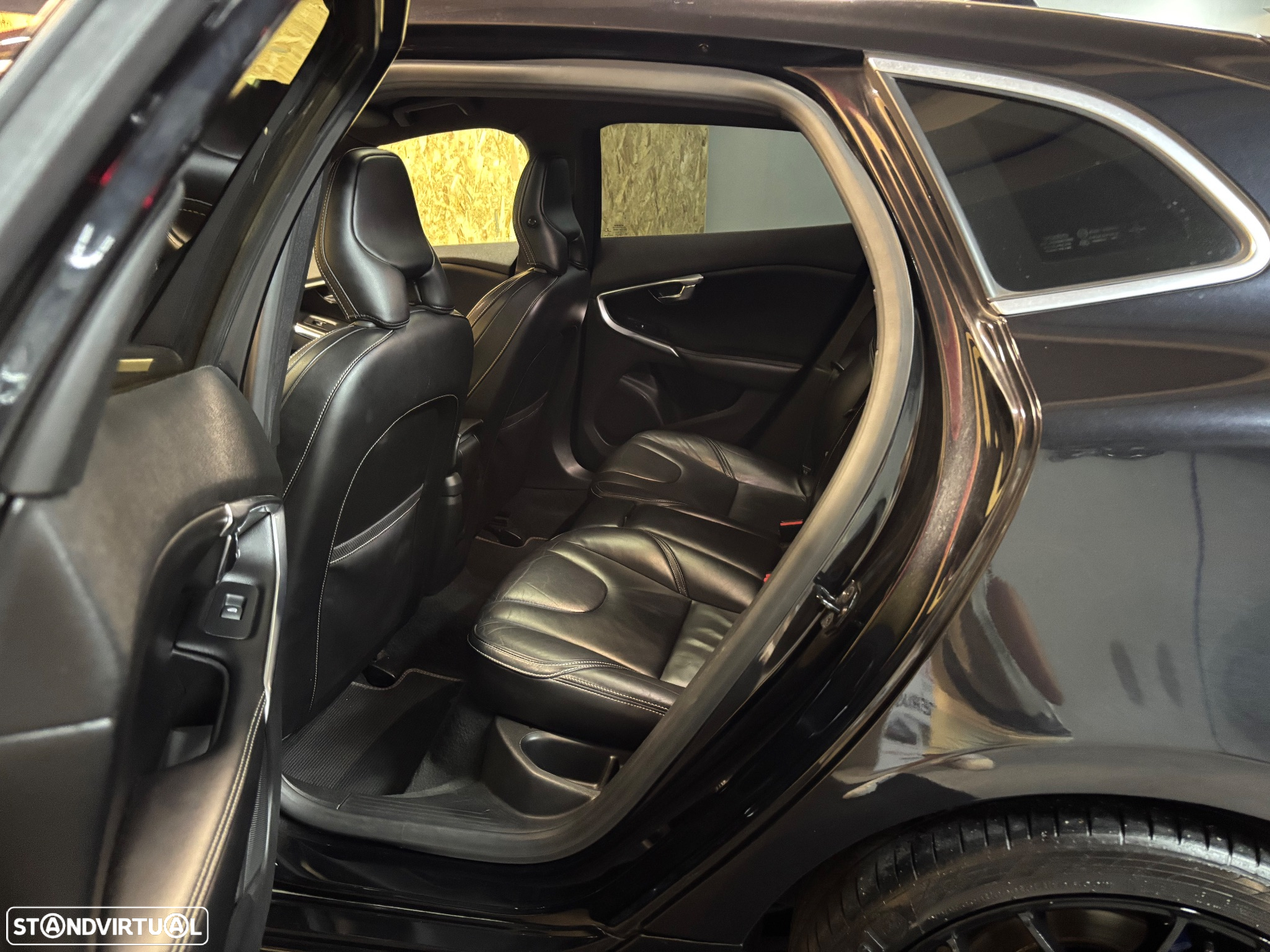 Volvo V40 1.6 D2 R-Design - 9