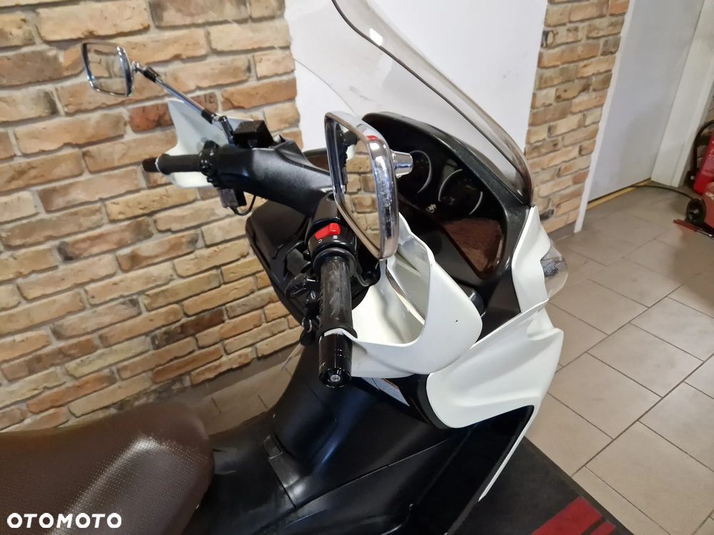 Suzuki Burgman - 31