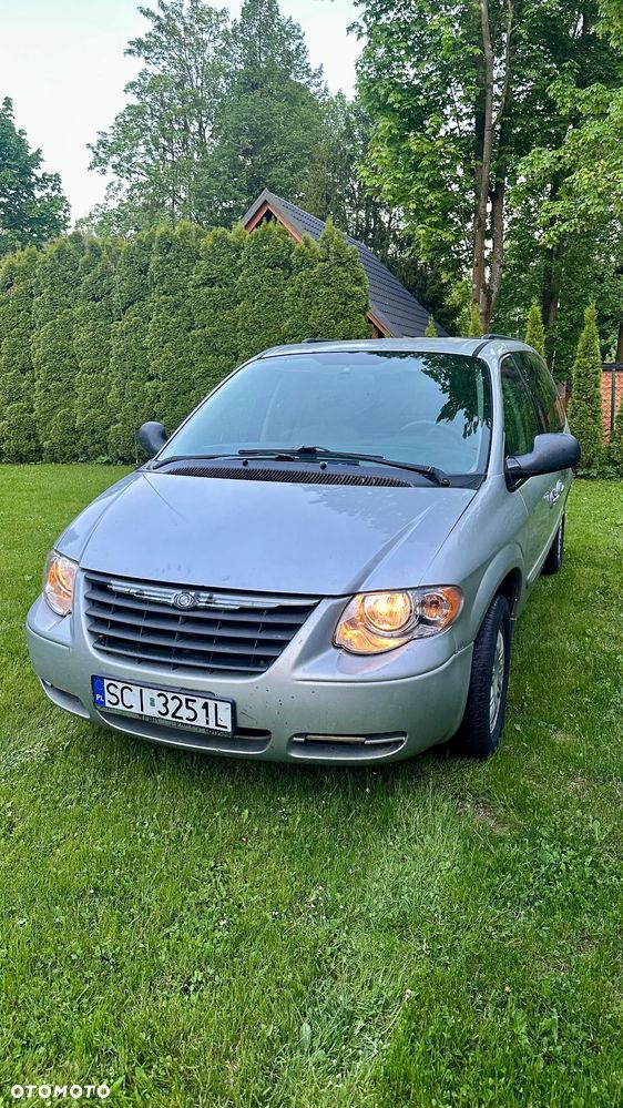 Chrysler Town & Country - 1