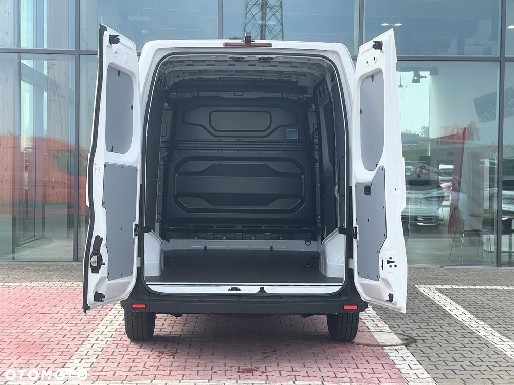 Nissan Interstar - 6