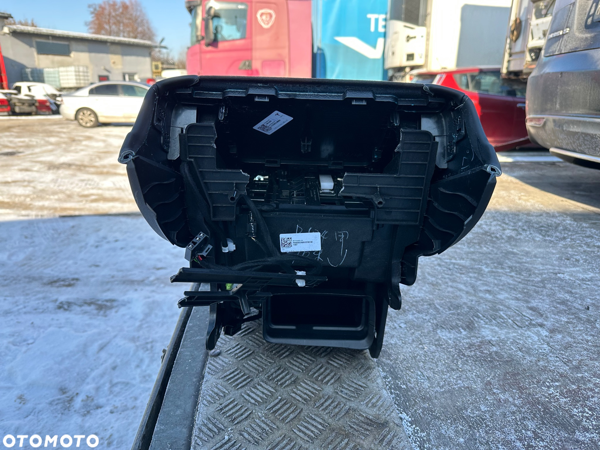 Tunel środkowy TESLA MODEL 3 2020r. - 6