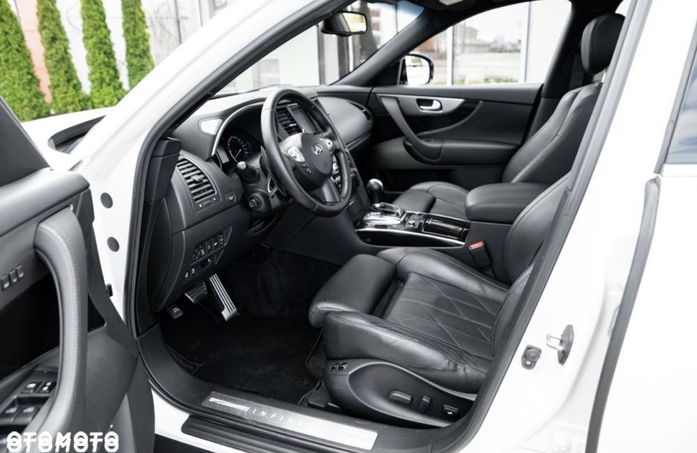 Infiniti QX70 3.0d S - 16