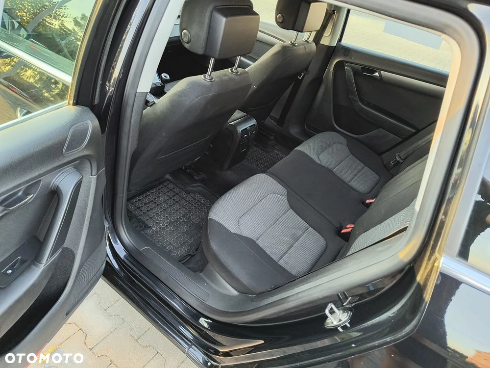 Volkswagen Passat 2.0 TDI Comfortline - 6