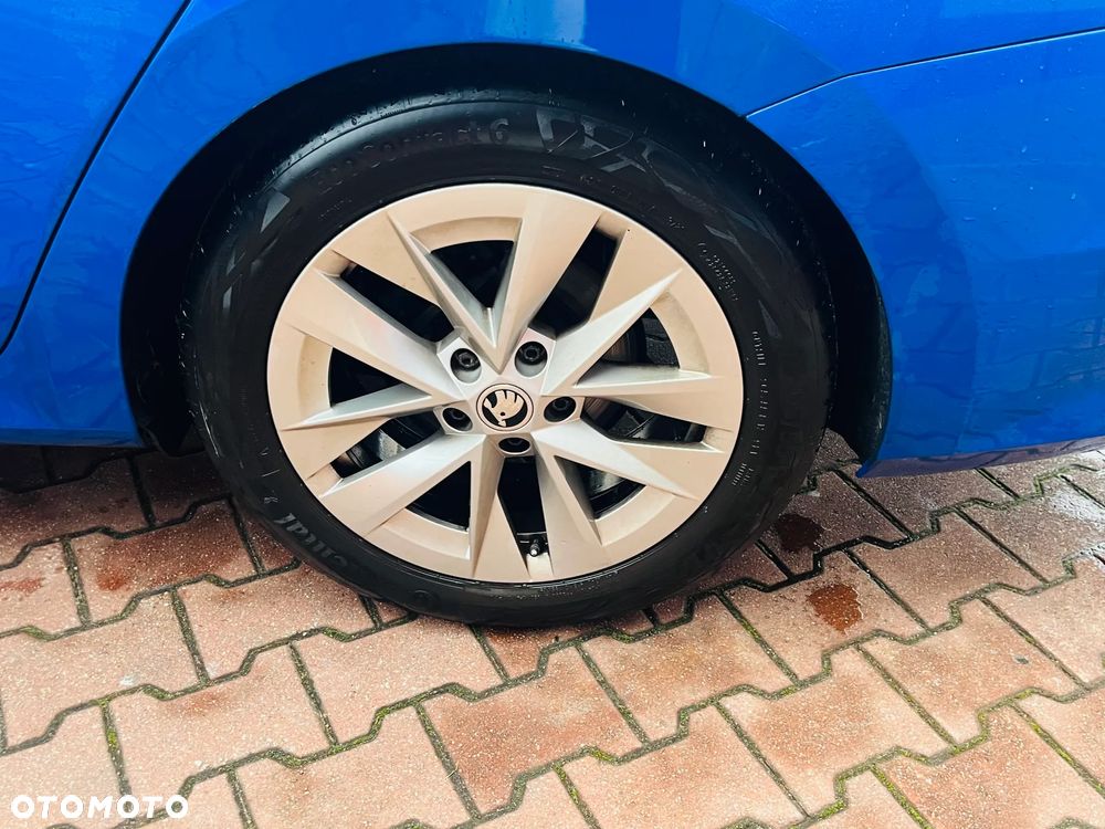 Skoda Octavia 2.0 TDI Edition DSG - 17