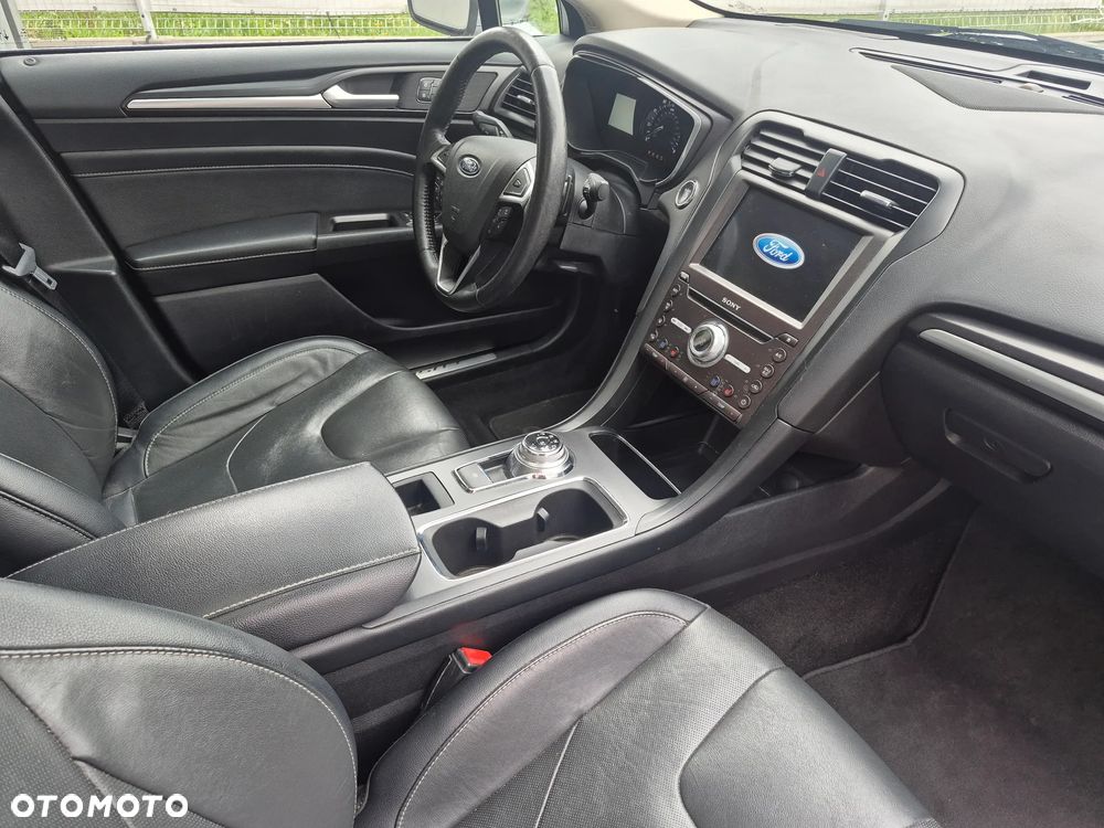 Ford Fusion 2.0 EcoBoost Titanium - 14