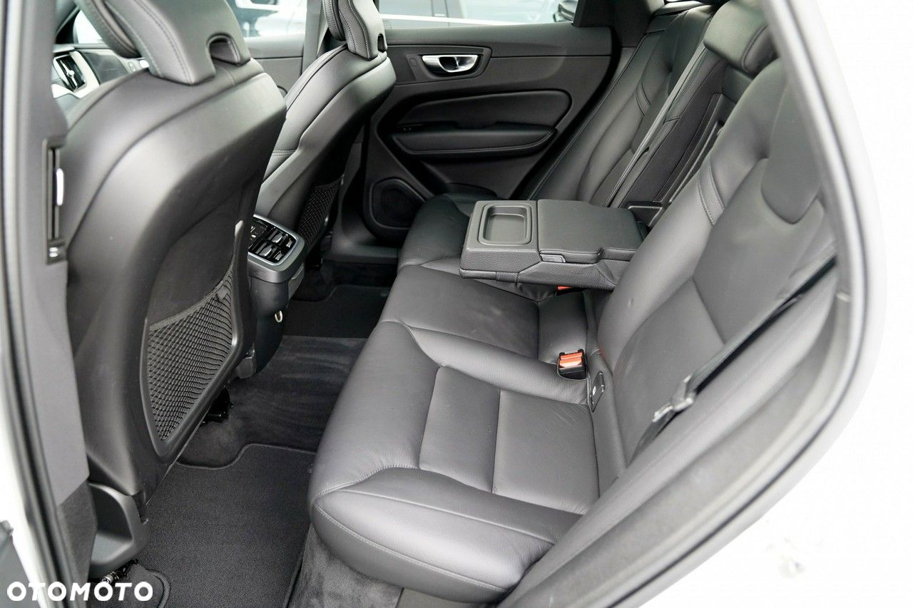 Volvo XC 60 D4 Inscription - 21