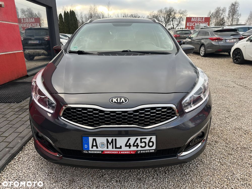 Kia Ceed 1.6 GDI Dream Team Edition - 18