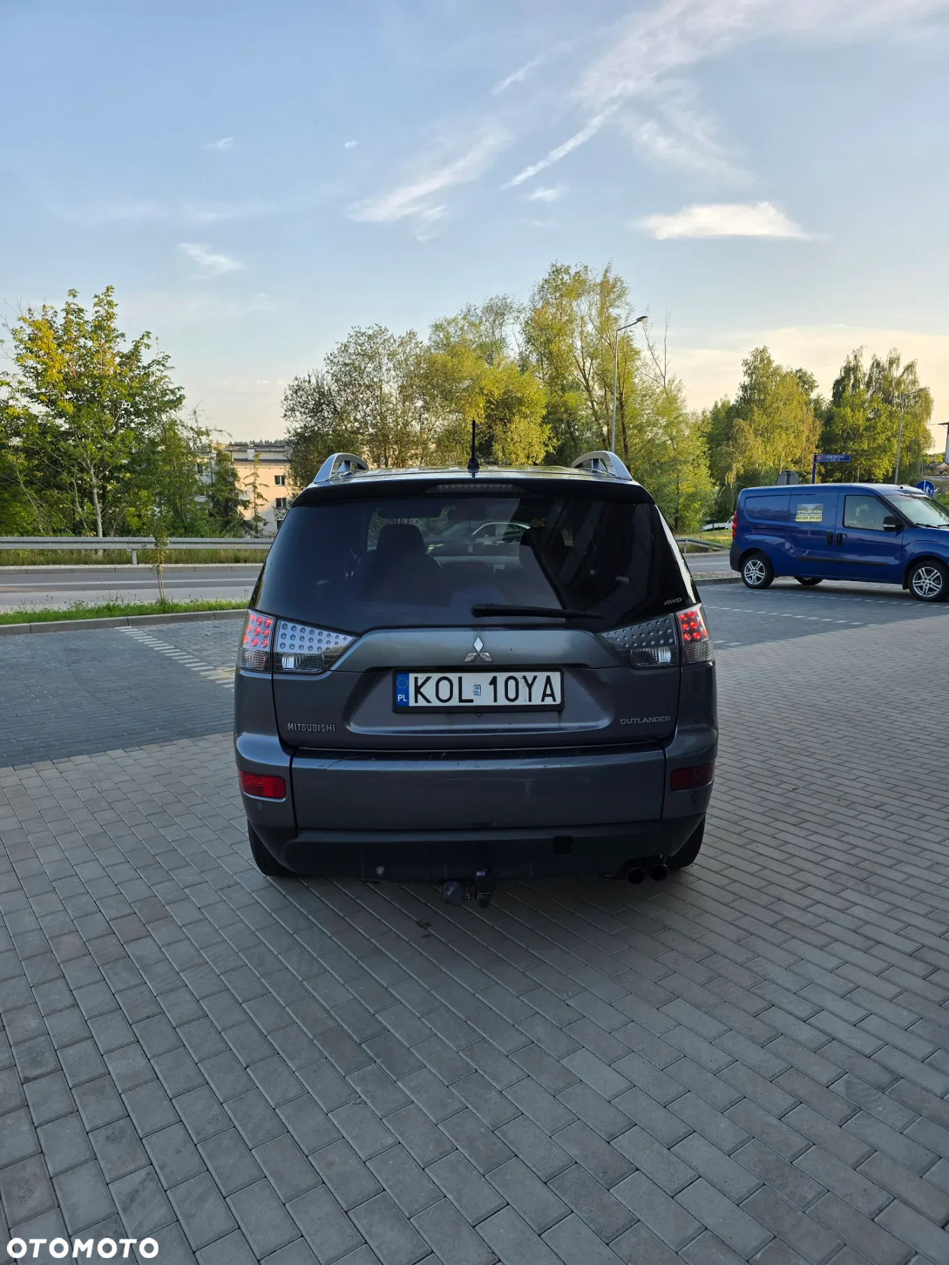Mitsubishi Outlander - 10