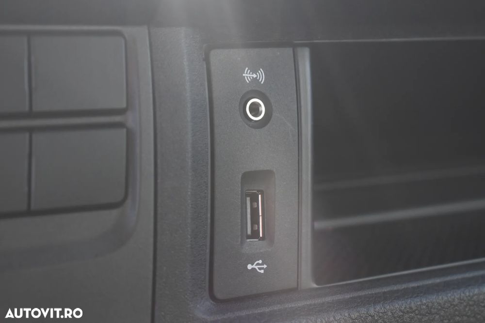 Volkswagen Caravelle 2.0 TDI 110 kW LR Comfortline - 32